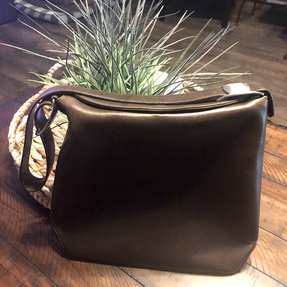 Salvatore Ferragamo Vintage brown Leather Vara shoulder bag.